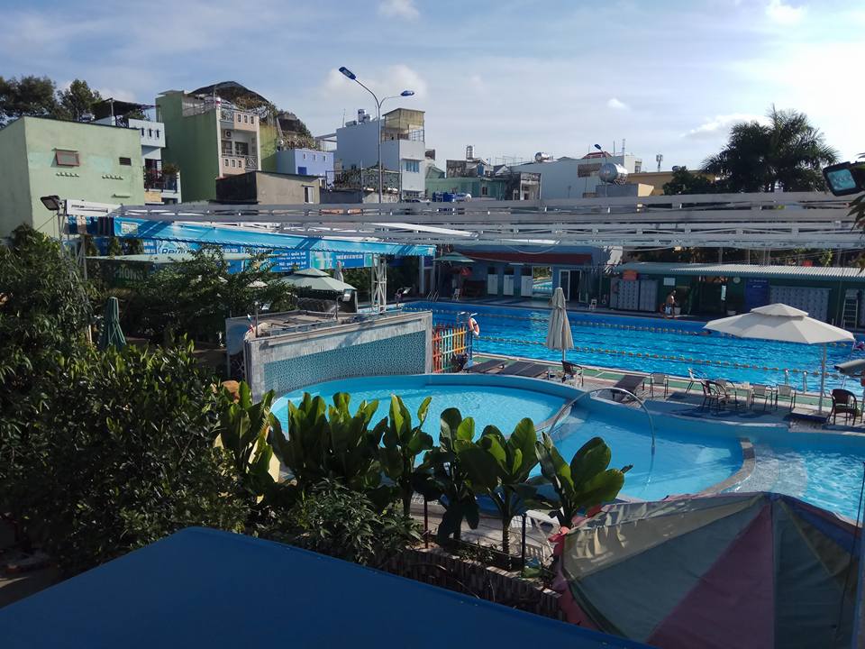 Lắp đặt mái xếp hồ bơi giá rẻ tại Hà Nội – Báo giá thi công mái xếp hồ bơi đẹp theo yêu cầu